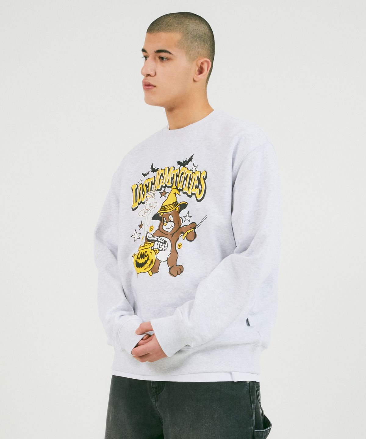 엘엠씨(LMC) WITCH CRAFT BEAR SWEATSHIRT light heather gray