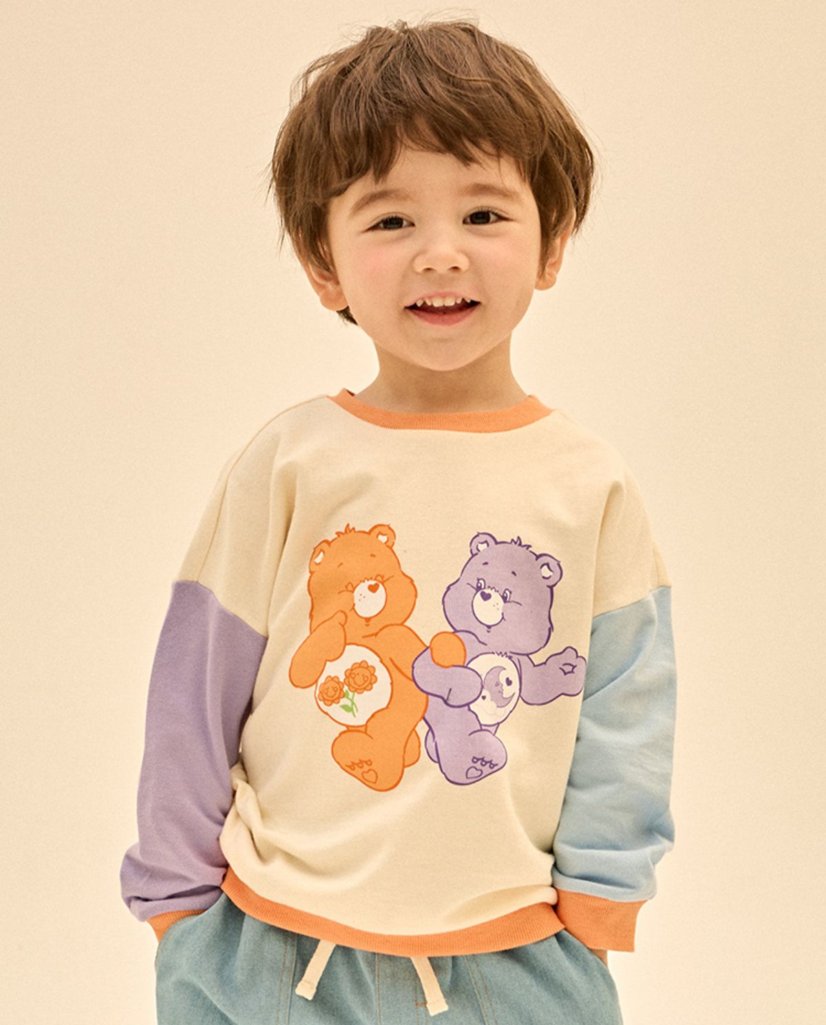 케어베어(CAREBEARS) 프렌즈베어 컬러배색맨투맨티셔츠