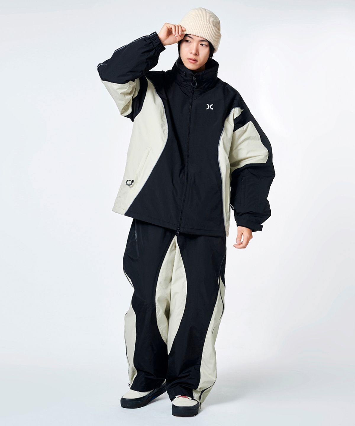 돌아우터웨어(DOLL OUTERWEAR) [DOLL X FOGUS]CORA 스노우보드복 세트(자켓&팬츠) 블랙 베이지 남녀공용