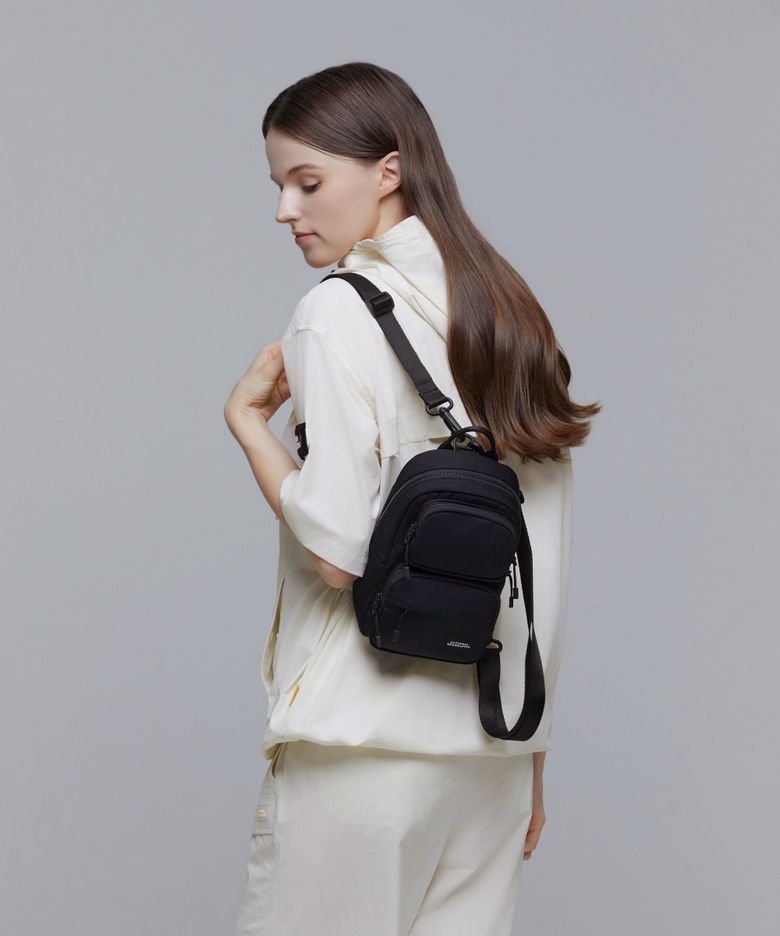 N245ACR810 아델리 슬링백 BLACK