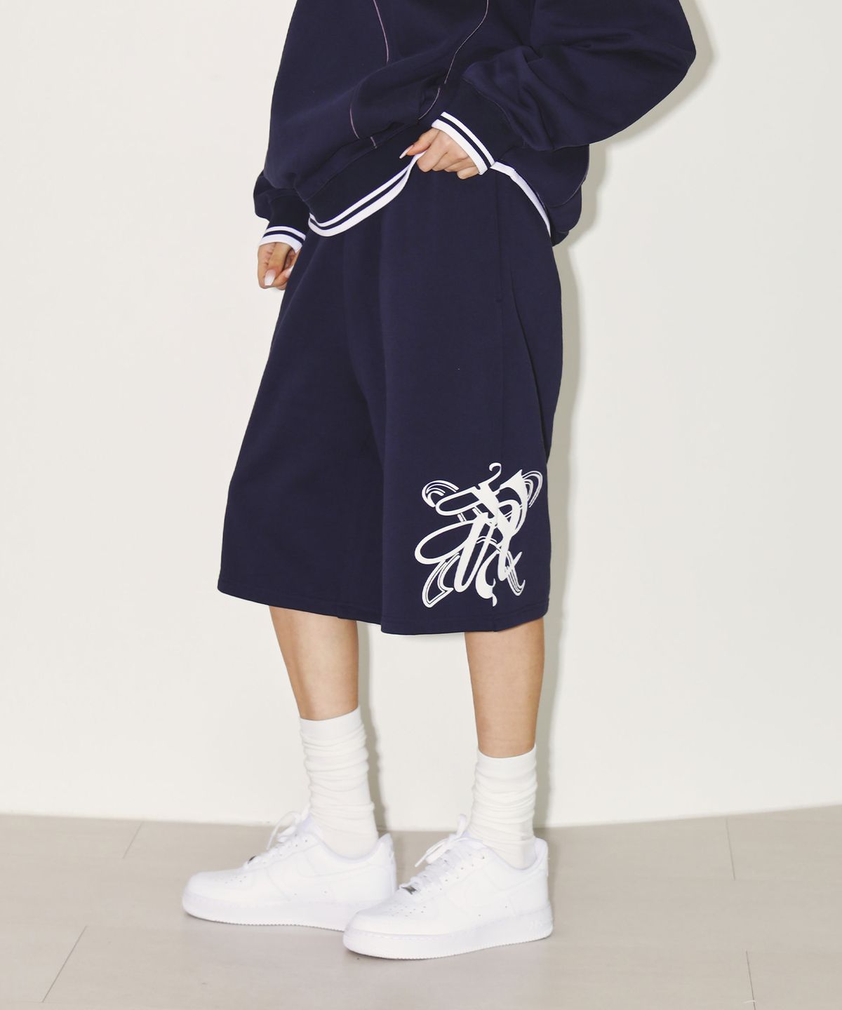 엔와이엑스엑스(NYXX) EMBLEM HALF PANTS NAVY