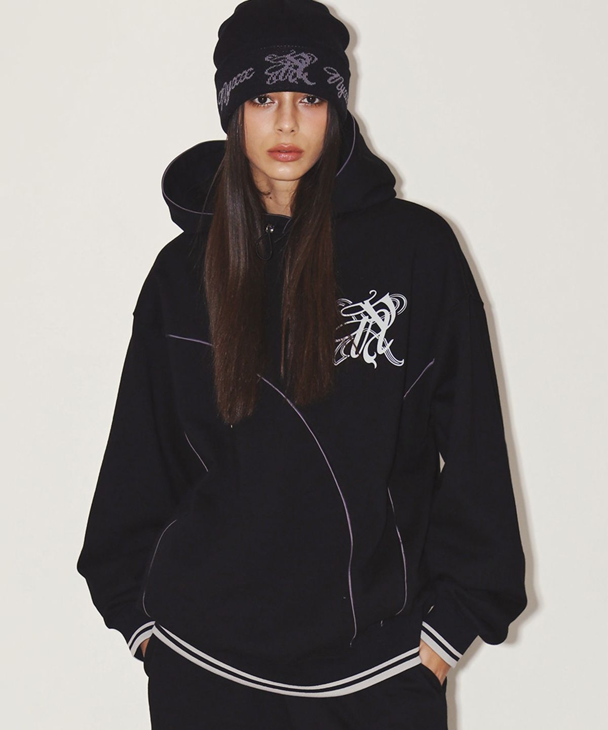 엔와이엑스엑스(NYXX) EMBLEM LINING HOODIE BLACK