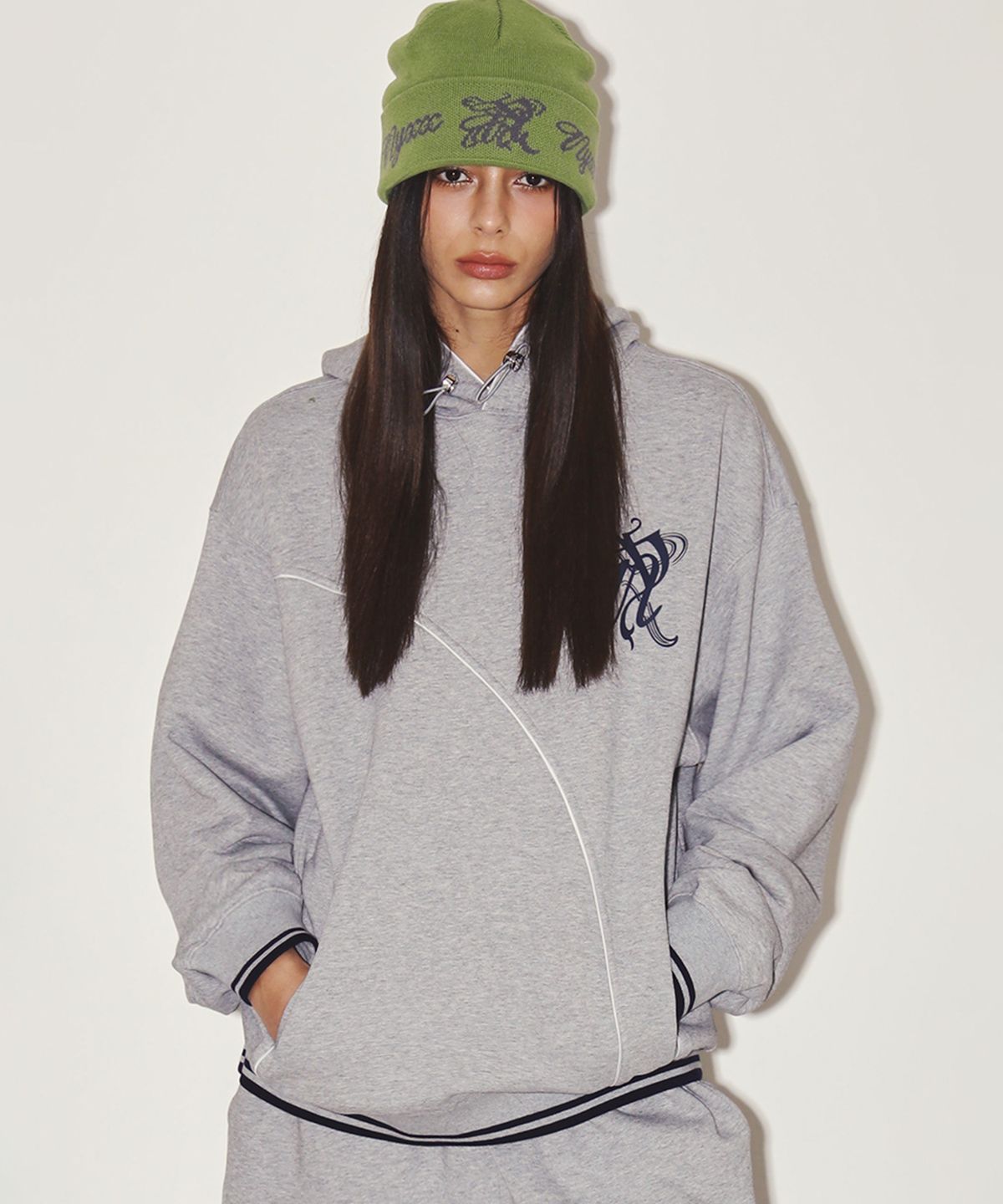 엔와이엑스엑스(NYXX) EMBLEM LINING HOODIE GRAY
