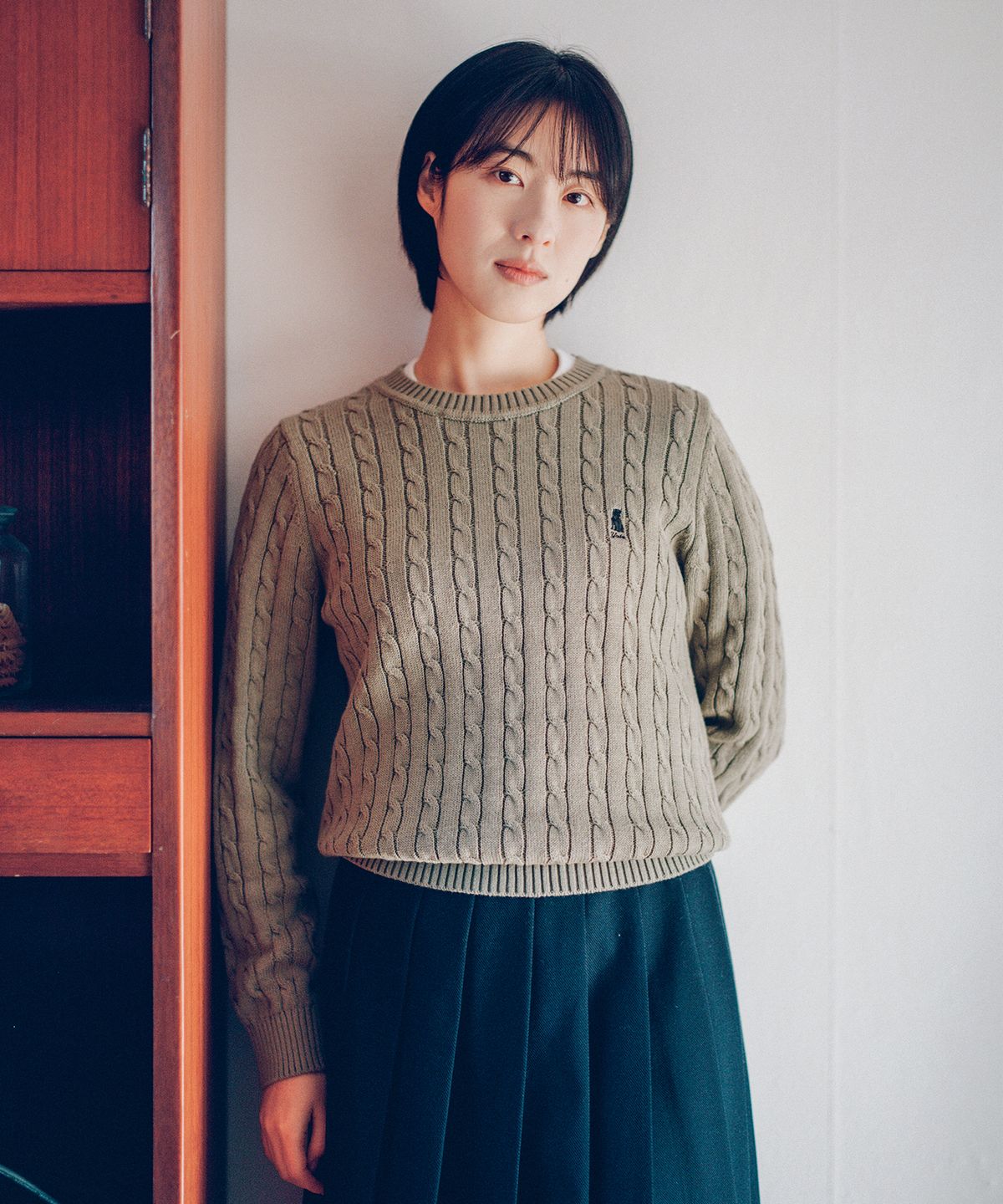 예일(YALE) 우먼즈 케이블 라운드 니트_빈티지 카키