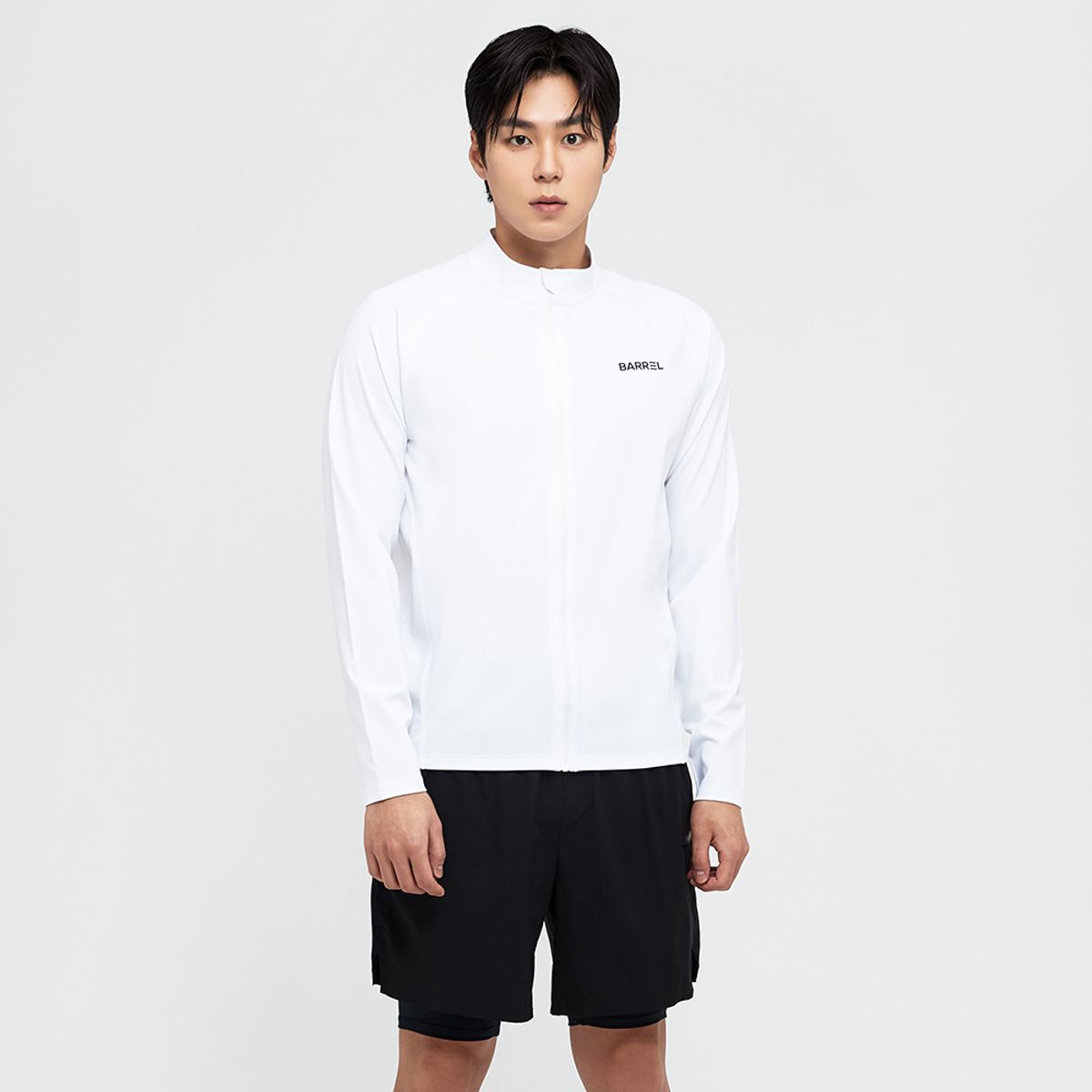 배럴(BARREL) 맨 에센셜 릴렉스핏 집업 래쉬가드 화이트 (B4SMWZR102WHT)