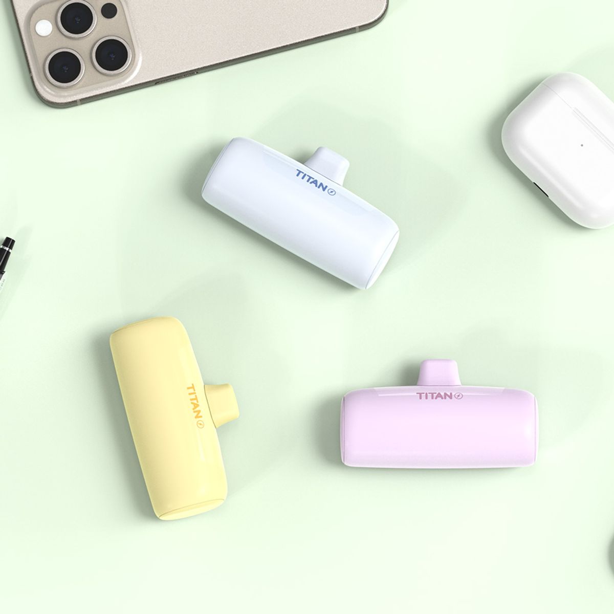 타이탄(TITAN) 일체형 도킹형 20W 고속충전 미니보조배터리 5000mAh