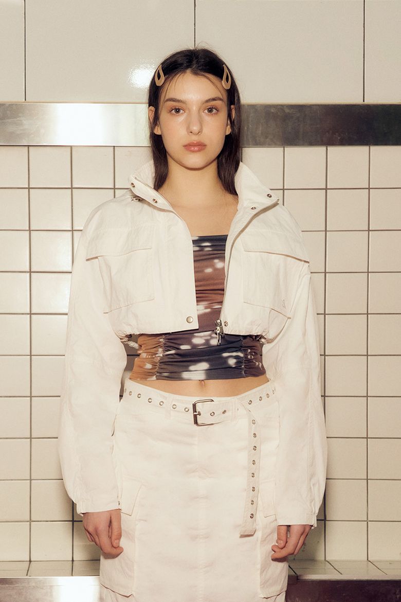 HOODED CROP JACKET (WHITE)