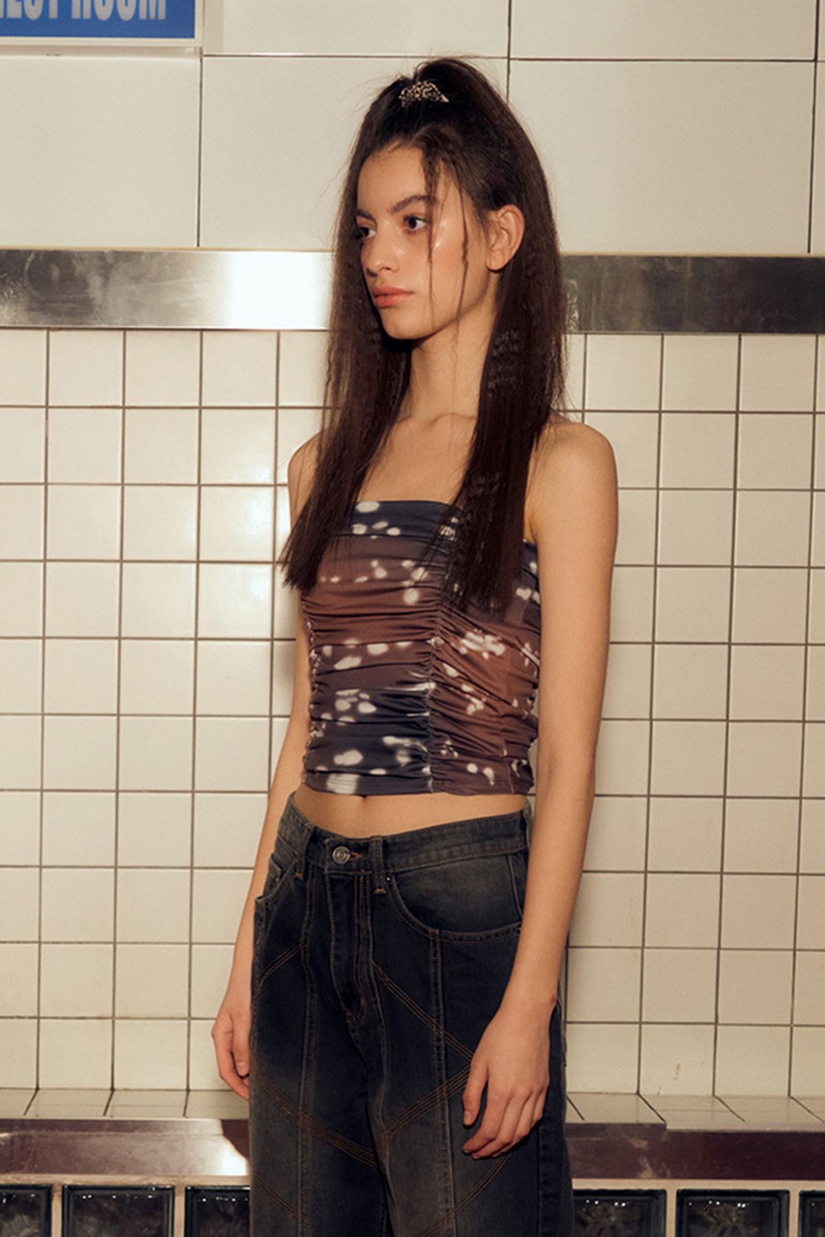 애프터아워즈(AFTERHOURS) PRINTED SHIRRING TUBE TOP (BROWN)