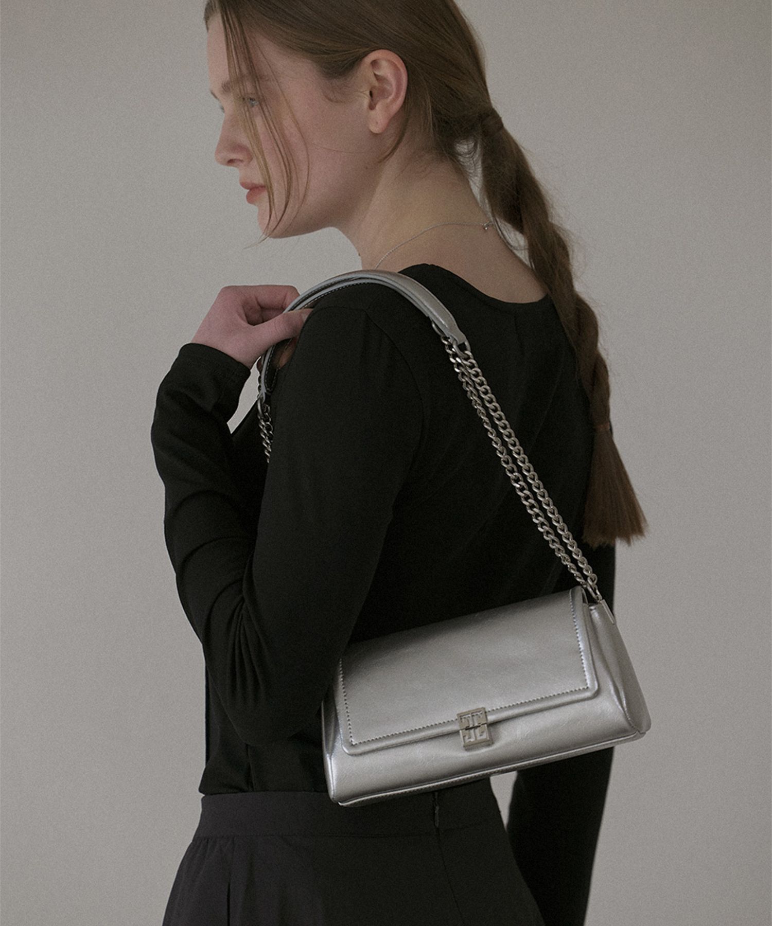 ★韓国★FOLNUA★CLASSIC LOGO MINI CHAIN BAG★チェーン バッグ MUSINSA公式 | FOLNUA CLASSIC LOGO MINI CHAIN BAG [SILVER