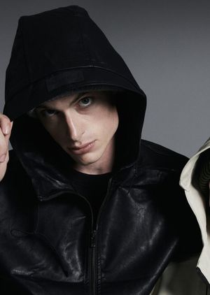 레더 패치 후드 집업 레더 베스트_블랙