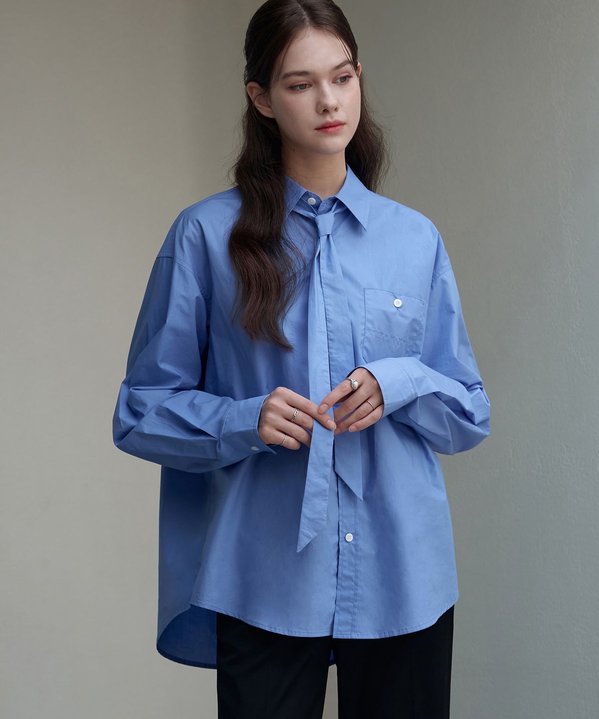 드로우핏 우먼(DRAWFIT WOMEN) 실켓 코튼 타이 셔츠 [BLUE]