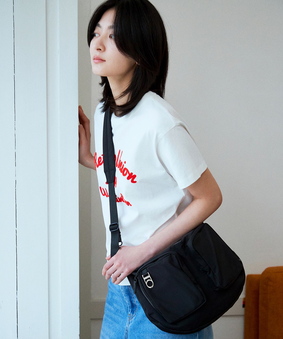 디써티원(DTHIRTYONE) Double Pocket Half-Moon Crossbag (BLACK)