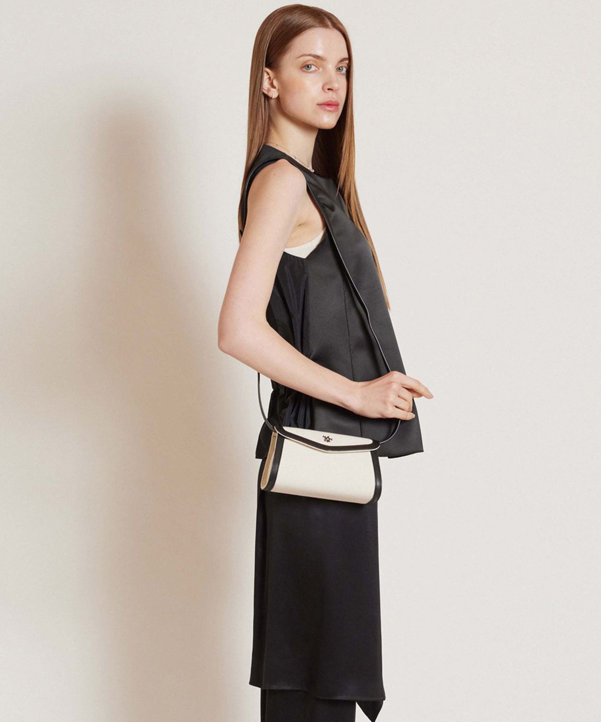 메종246(MAISON246) OVE MINI CANVAS BAG