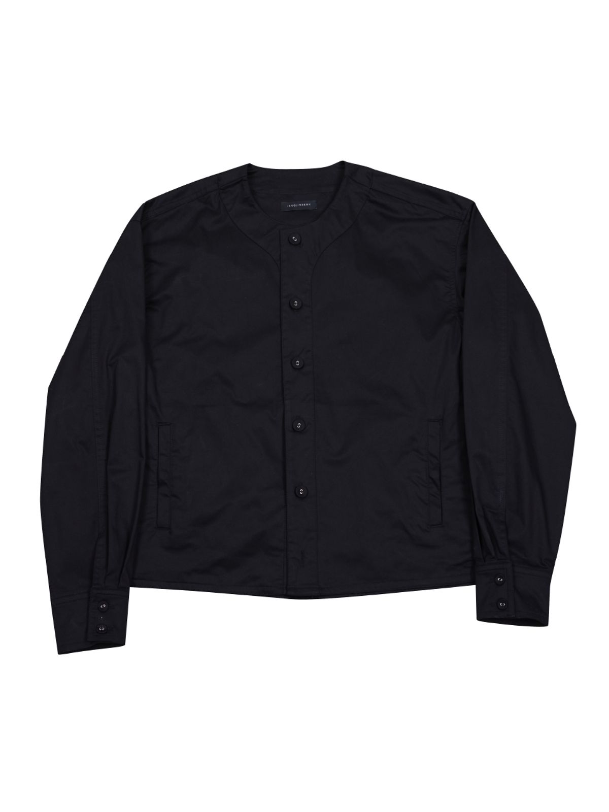 장진석(JANGJINSEOK) 논 칼라 점퍼 (SATIN BLACK)
