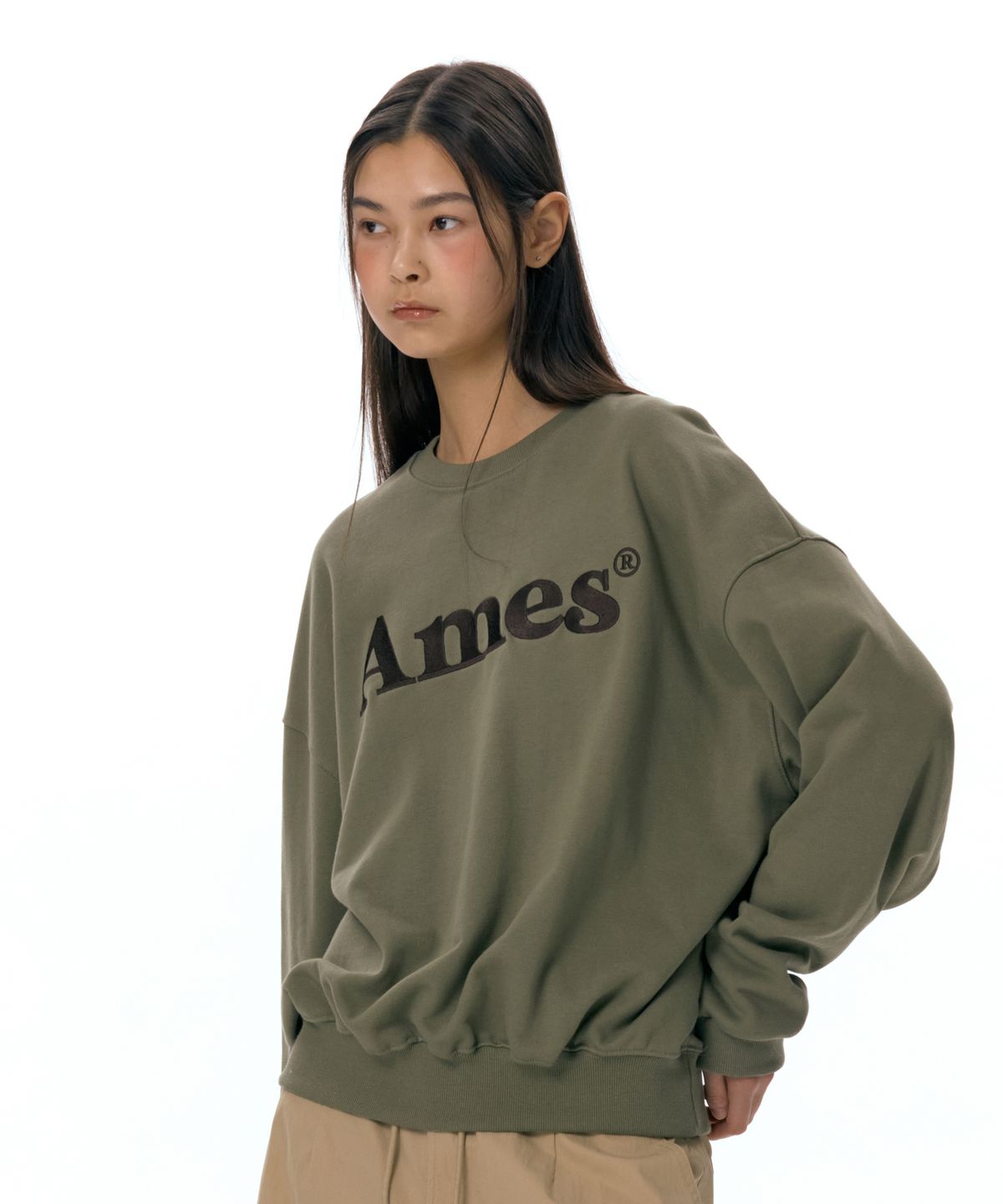 아메스 월드와이드(AMES-WORLDWIDE) BASIC LOGO SWEATSHIRT KHAKI