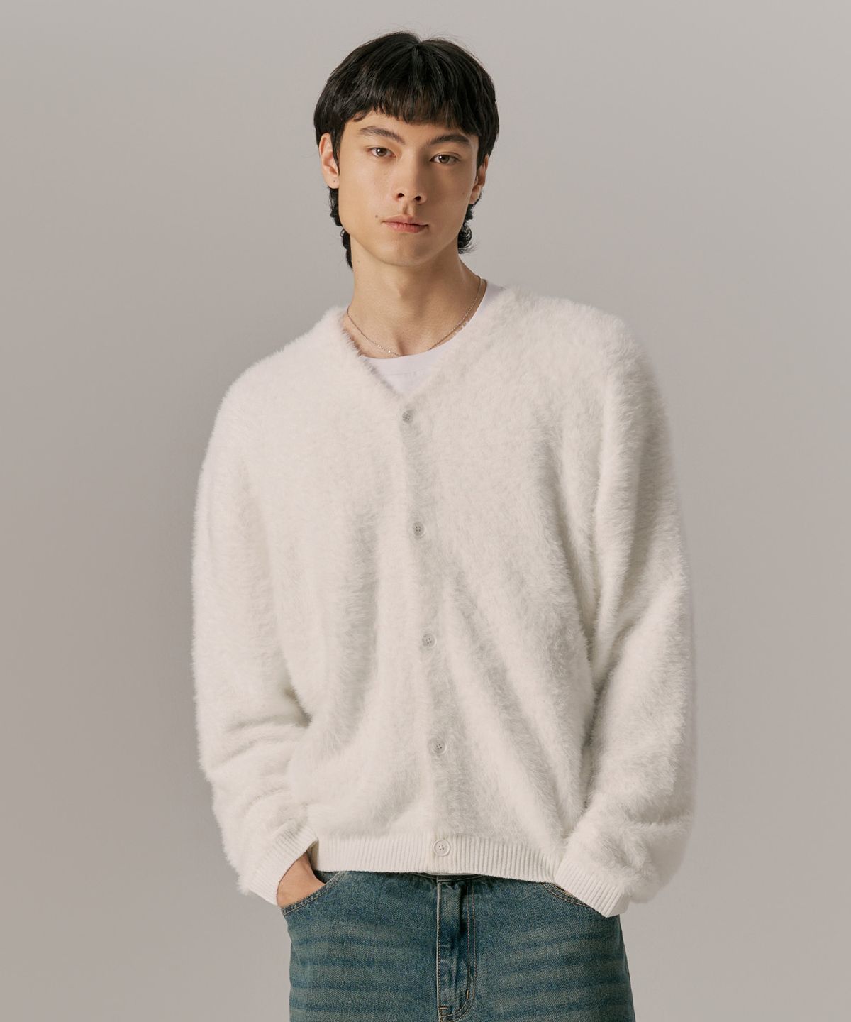 어반디타입(URBANDTYPE) 헤어리 니트 가디건_크림_KN151