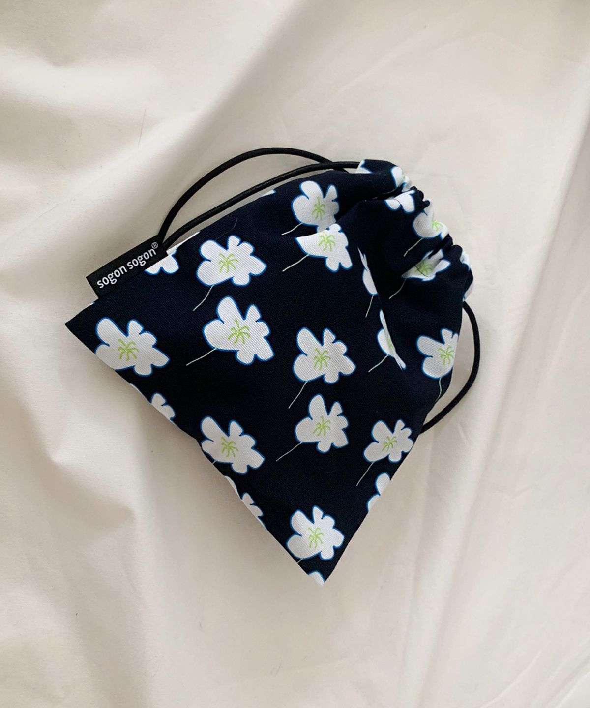 소곤소곤(SOGONSOGON) wild flower b string pouch r
