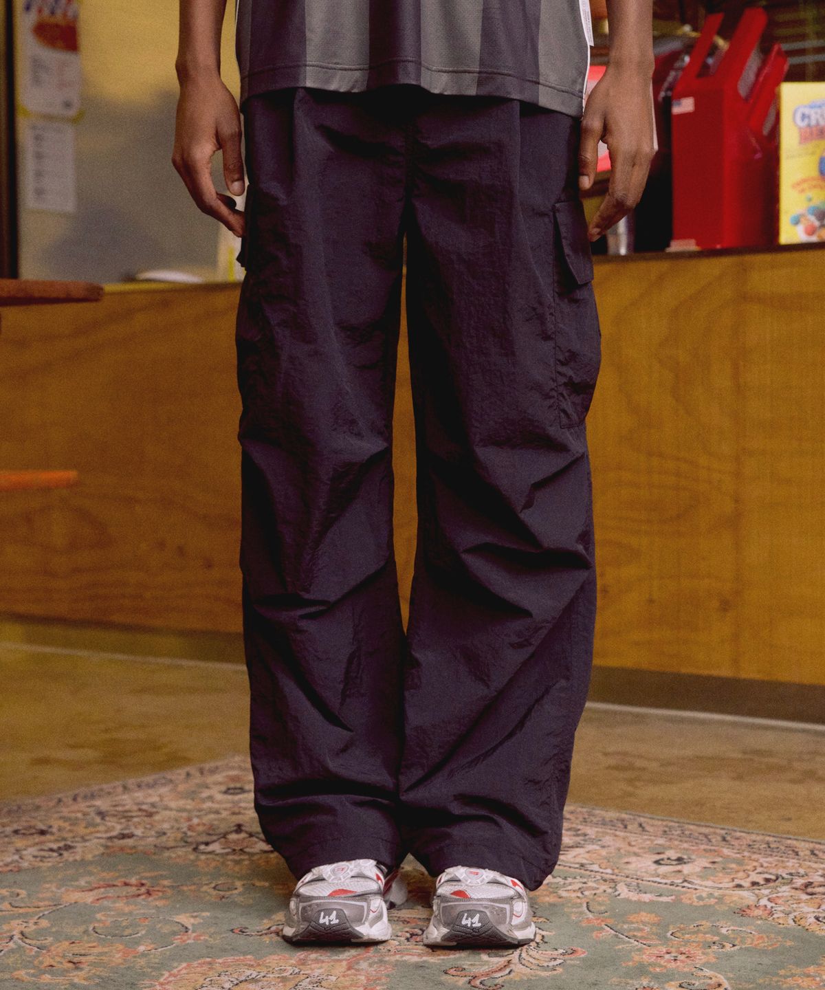 디써티원(DTHIRTYONE) Nylon Fold Cargo Wide Pants (CARBON BLACK)