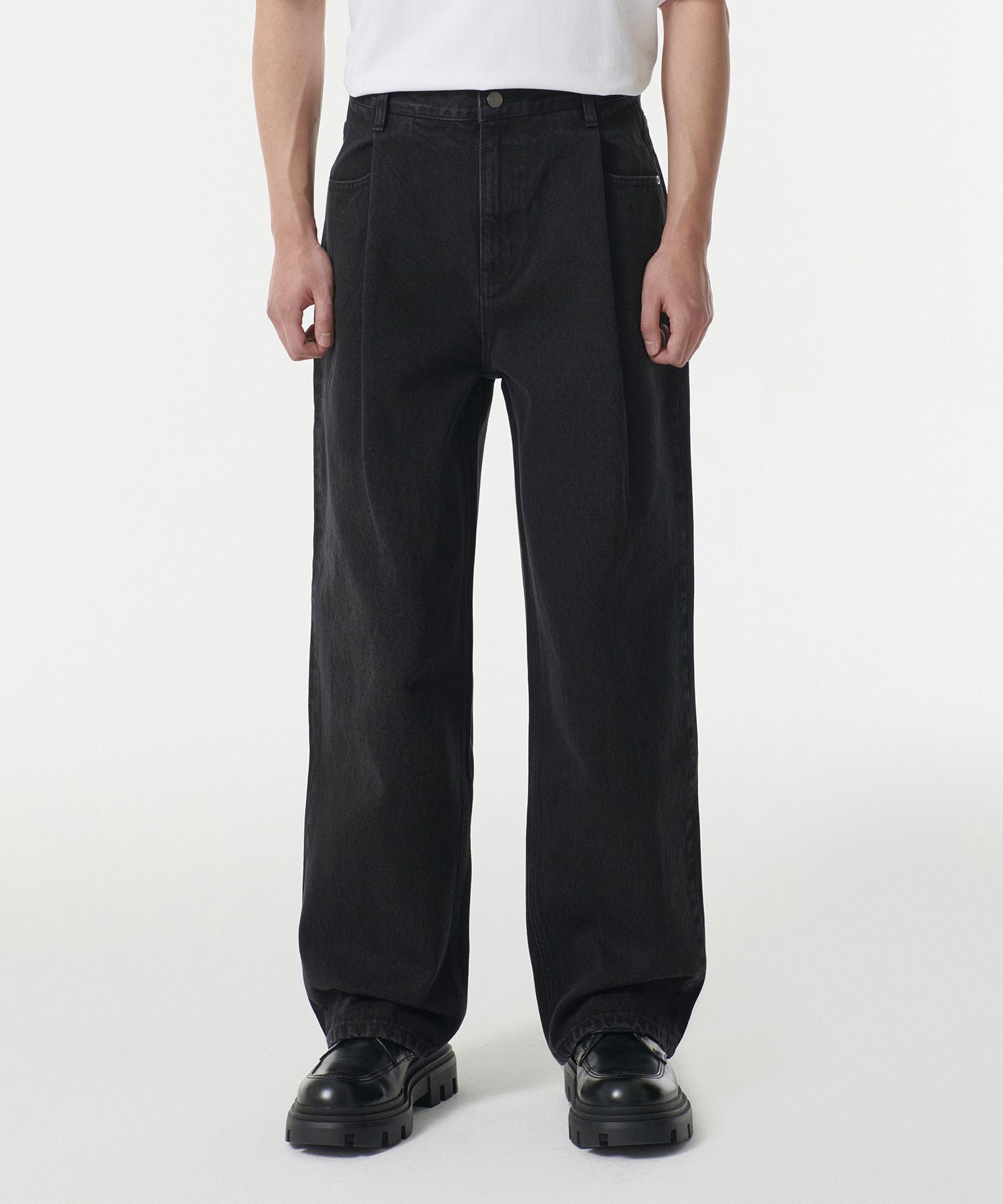 MUSINSA | MUSINSA STANDARD Deep Tuck Overlap Wide Denim