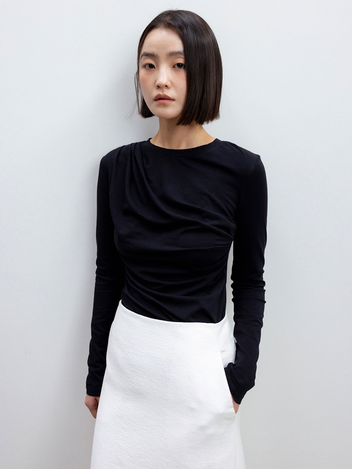 레이스(RRACE) Draping Detail T-Shirts_Black