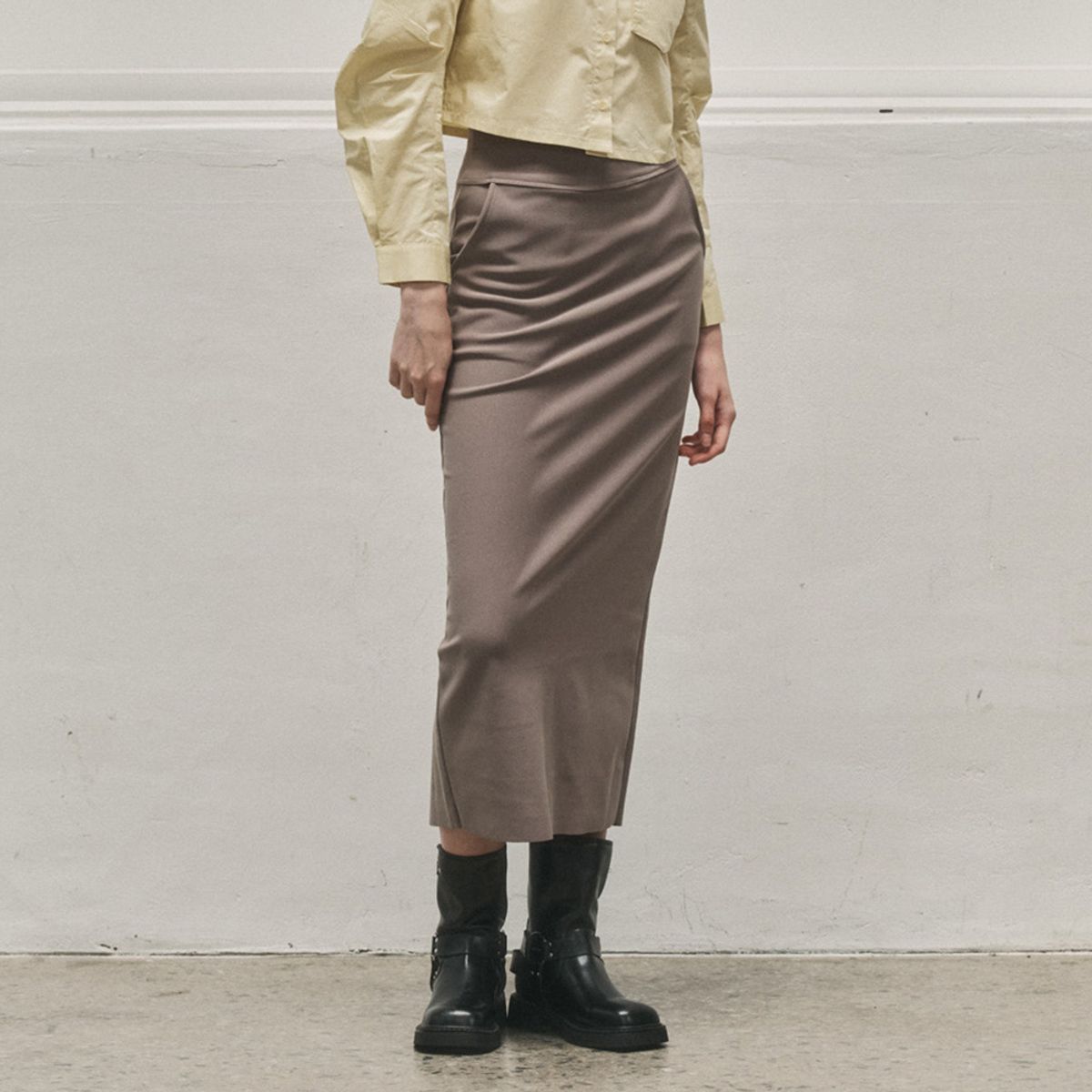 에이앤레이(AEIREI) AR_Simple side pocket slim skirt_BEIGE