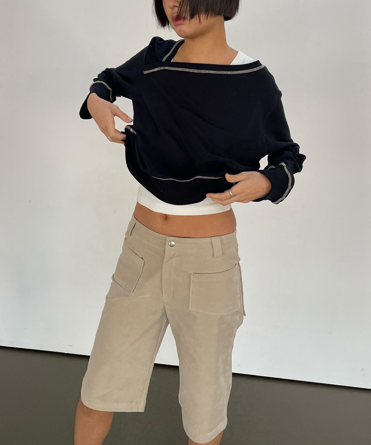 싹(SAKK) white sand Bermuda pants