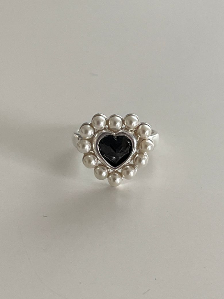 Black Spinel Heart Ring