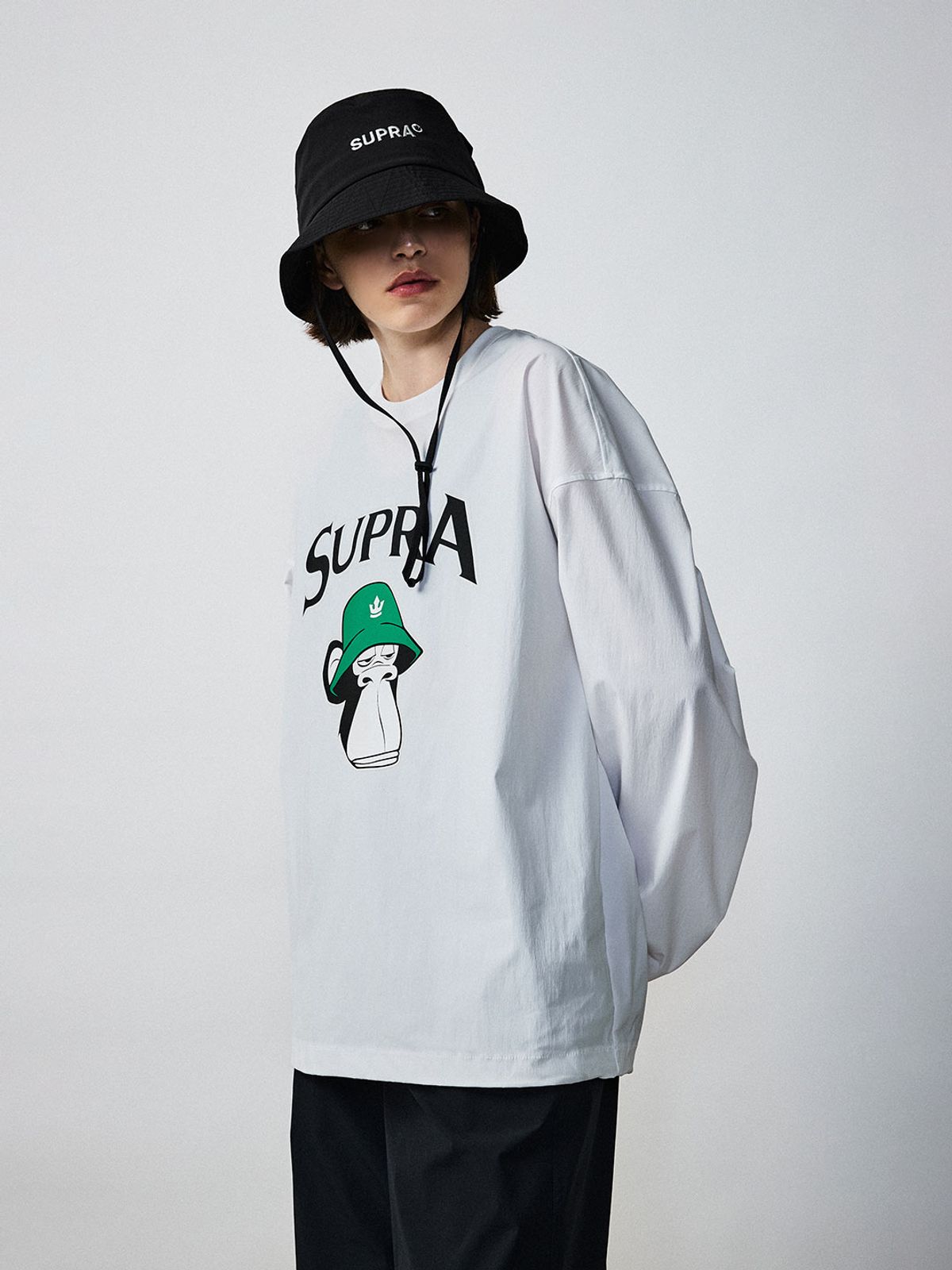 수프라(SUPRA) BAYC 빅그래픽 오버핏 우븐 피스테(WHITE)