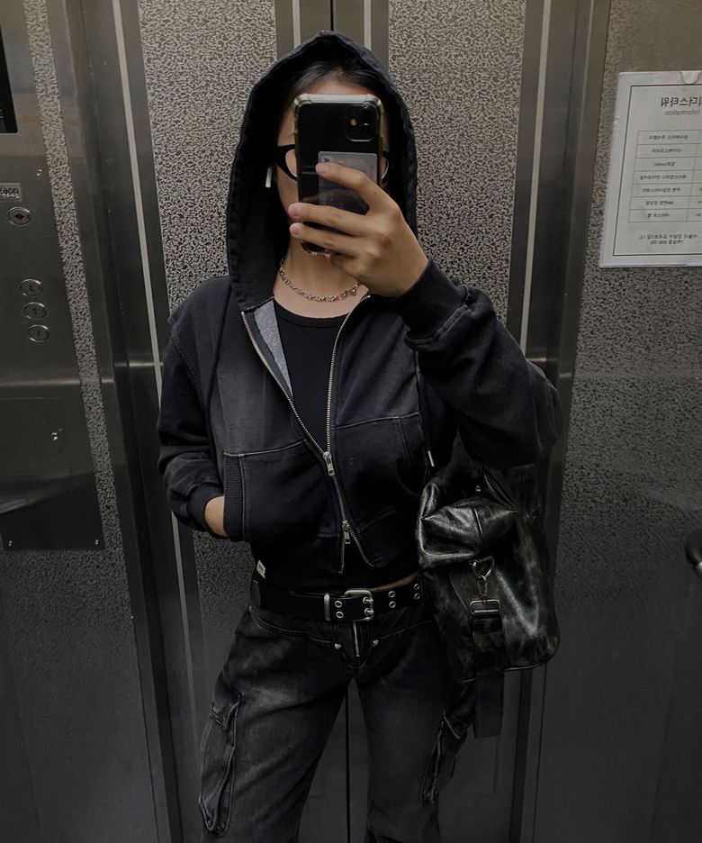 플레인 피그먼트 스웻 크롭 후드 집업 [워시드블랙]
