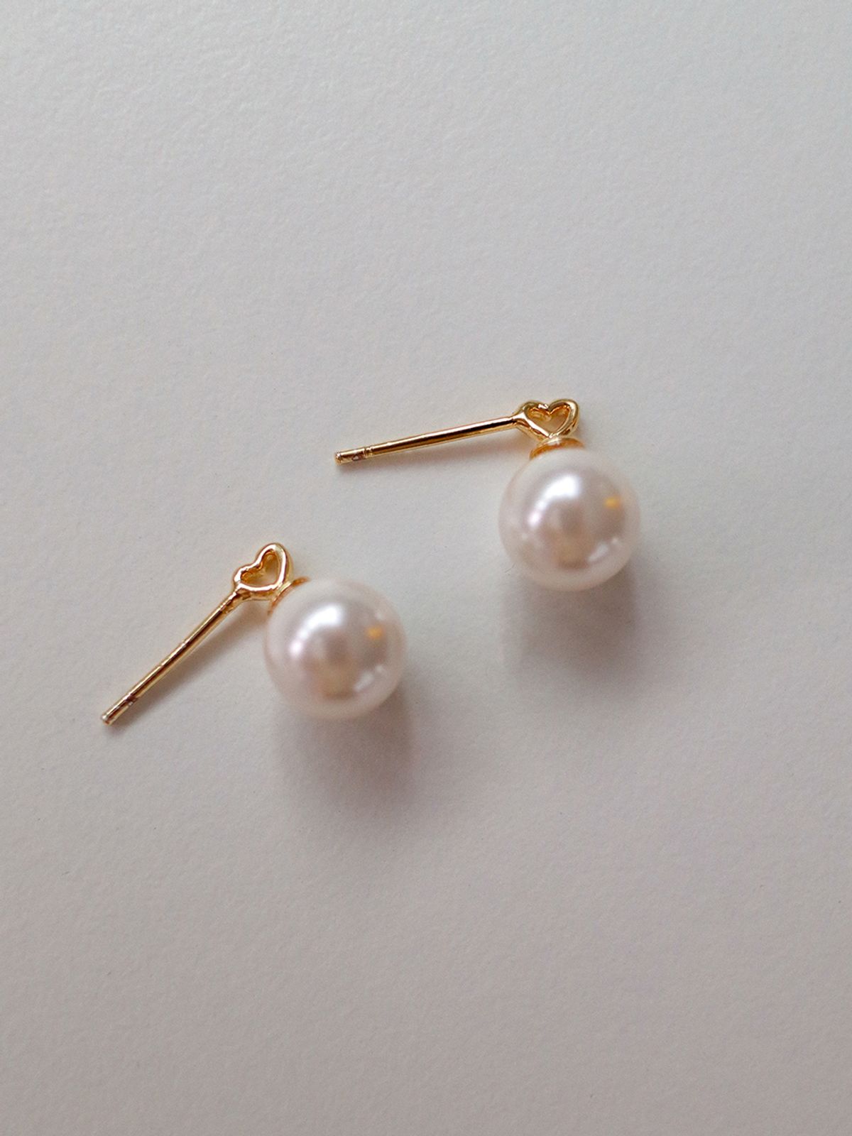 오블라(OVLA) PEARL STUD EARRING_HEART JE014
