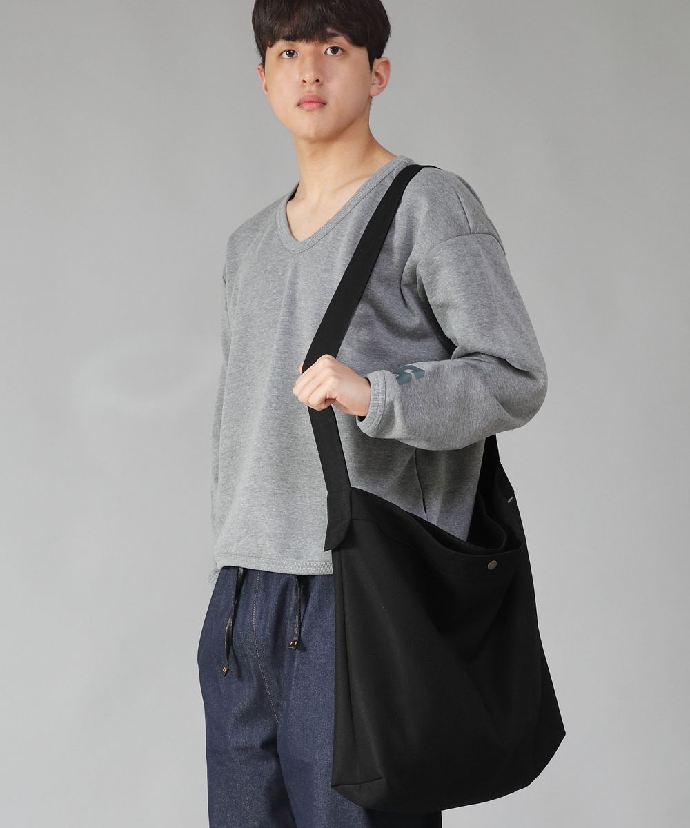 Shop Messenger & Crossbody Bags at MUSINSA