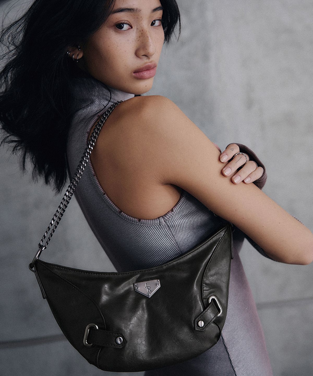 레더리(LEATHERY) 빈티지 체인 크로스 숄더백 _미니 [KHAKI BROWN]