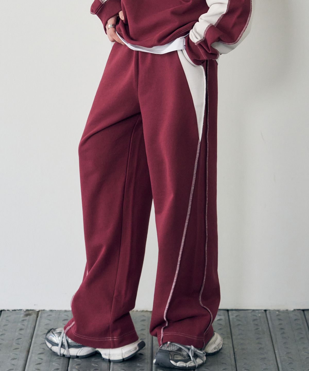 레더리(LEATHERY) 믹스드 셋업 스웨트 팬츠 [MAGENTA]