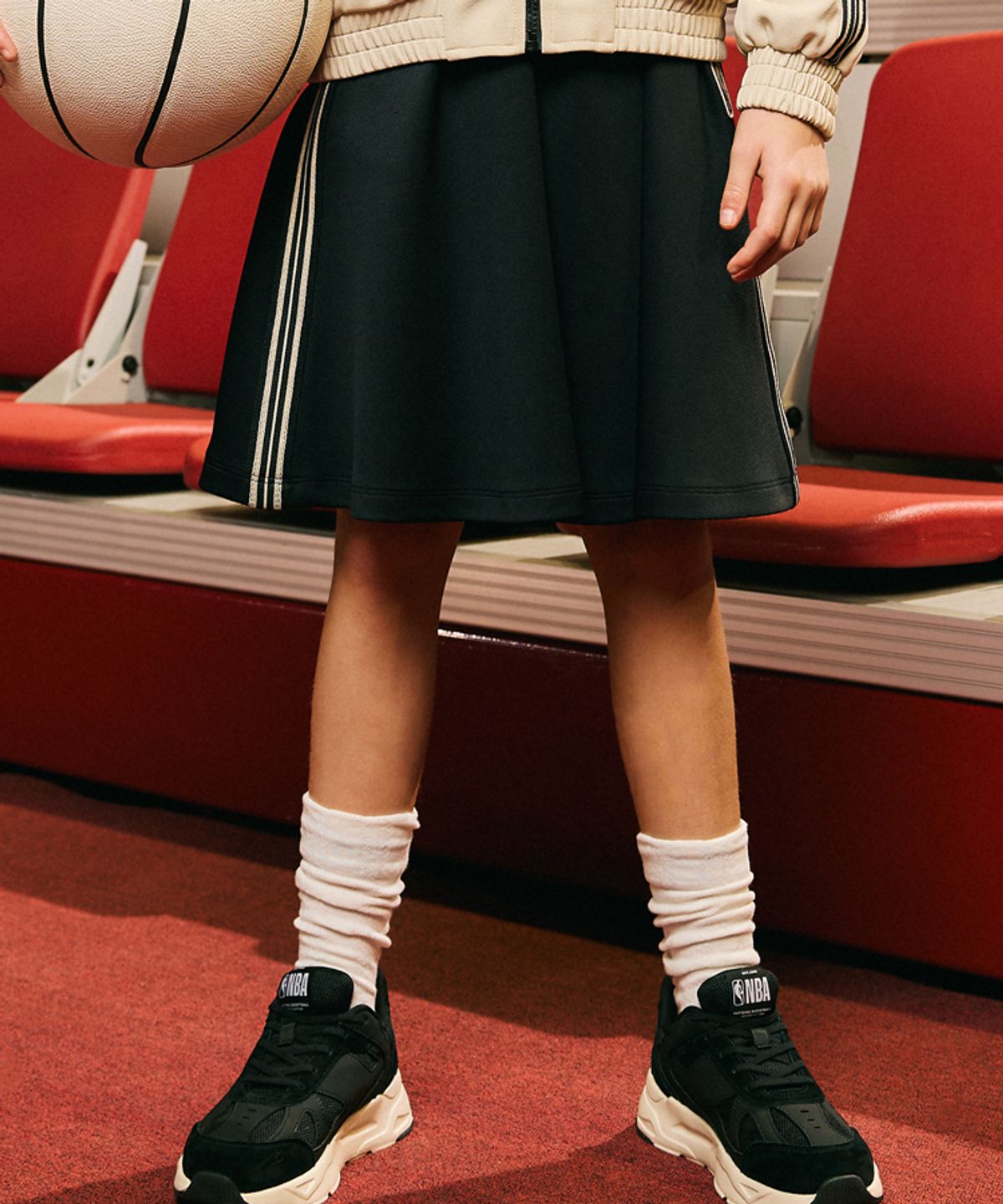 엔비에이 키즈(NBA KIDS) 여아 라인 트랙 스커트(K241TK610P) 블랙