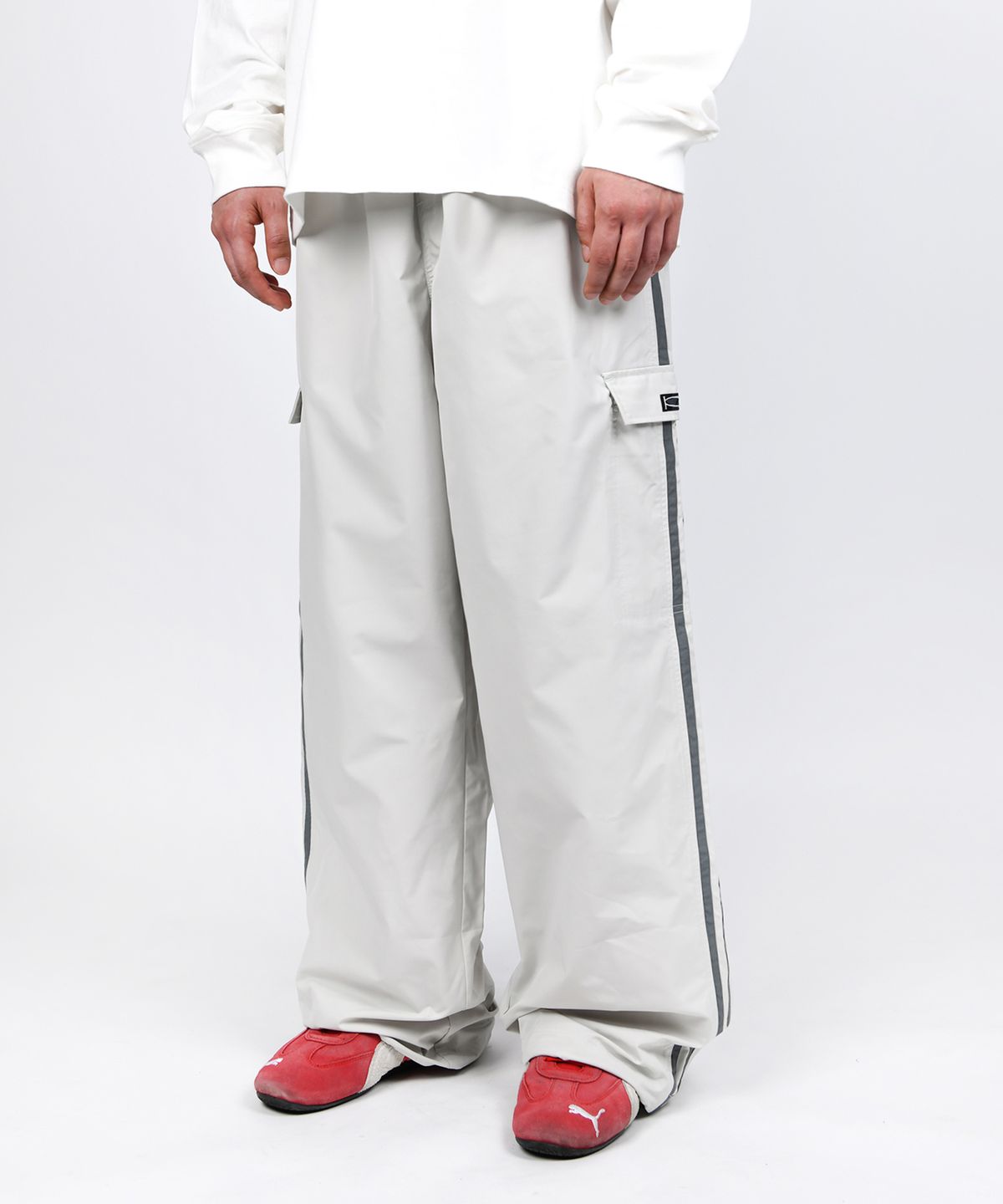 피지컬 디파트먼트(PHYSICAL DEPARTMENT) COLOR BLOCK STITCH TRACK PANTS IVORY