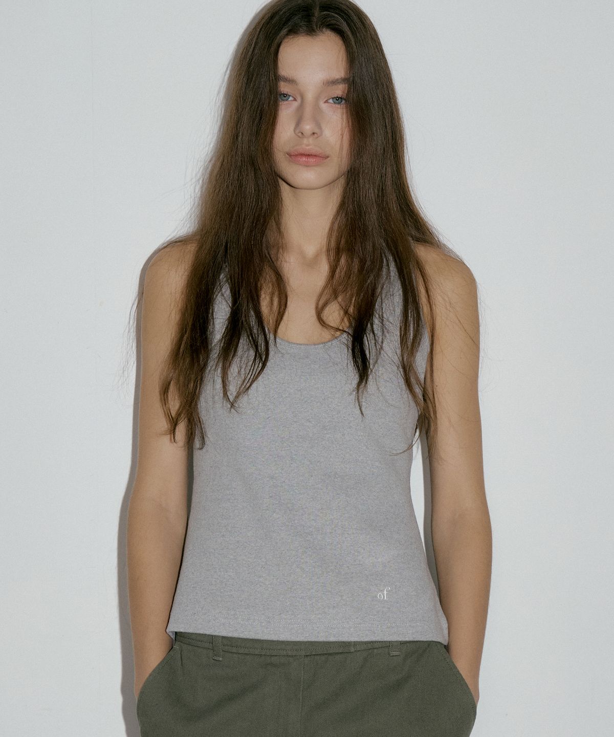 오버듀플레어(OVERDUEFLAIR) RIBBED COTTON U NECK TOP_MELANGE GREY