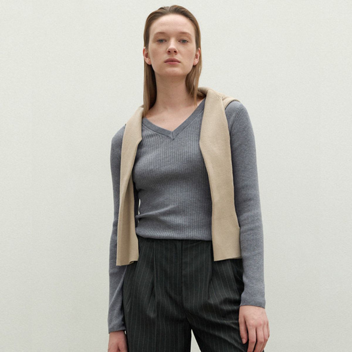아틀리에 나인(ATELIER NAIN) ESSENTIAL SLIM V-NECK KNIT(T-6783)