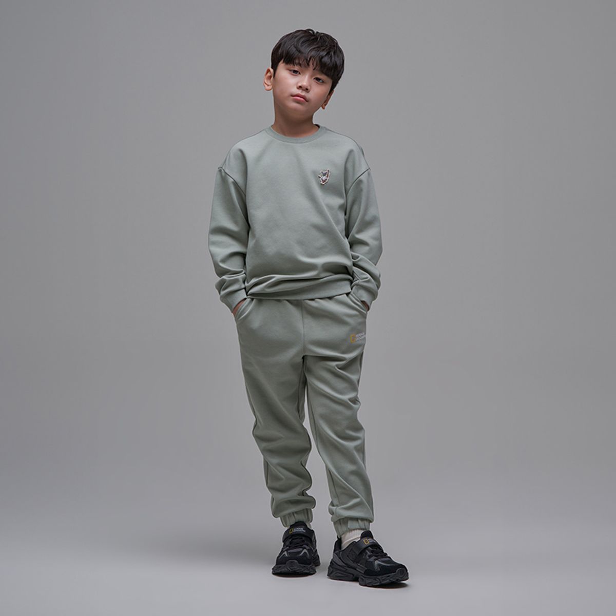 내셔널지오그래픽 키즈(NATIONAL GEOGRAPHIC KIDS) K241UPB910 동물와펜 맨투맨 SET LICHENKHAKI