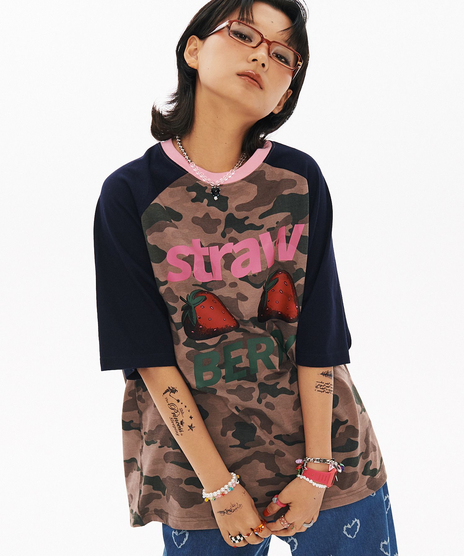 ◆WONDERVISITOR Strawberry Overfit Raglan T-shirt/2色◆ MUSINSA | WONDERVISITOR Strawberry Overfit Raglan T-shirt
