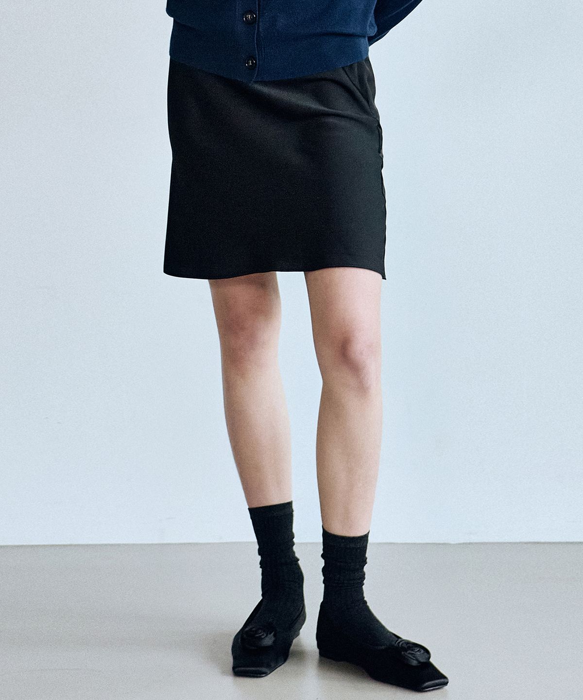 닉앤니콜(NICK&NICOLE) MINI SATIN FLARE SKIRT_BLACK