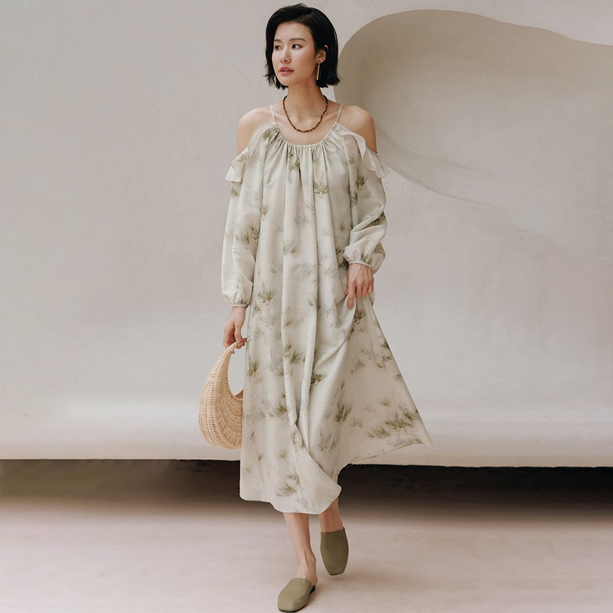 랭썬(LANGSON) LS_Loose chiffon floral dress