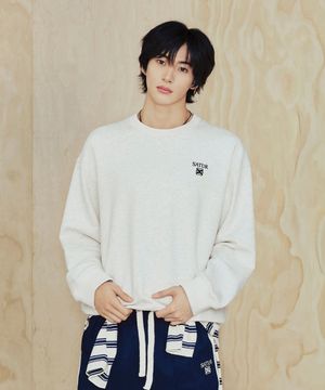 [라이즈PICK] 로렌 스몰 로고 베이직 스웨트셔츠 오트밀