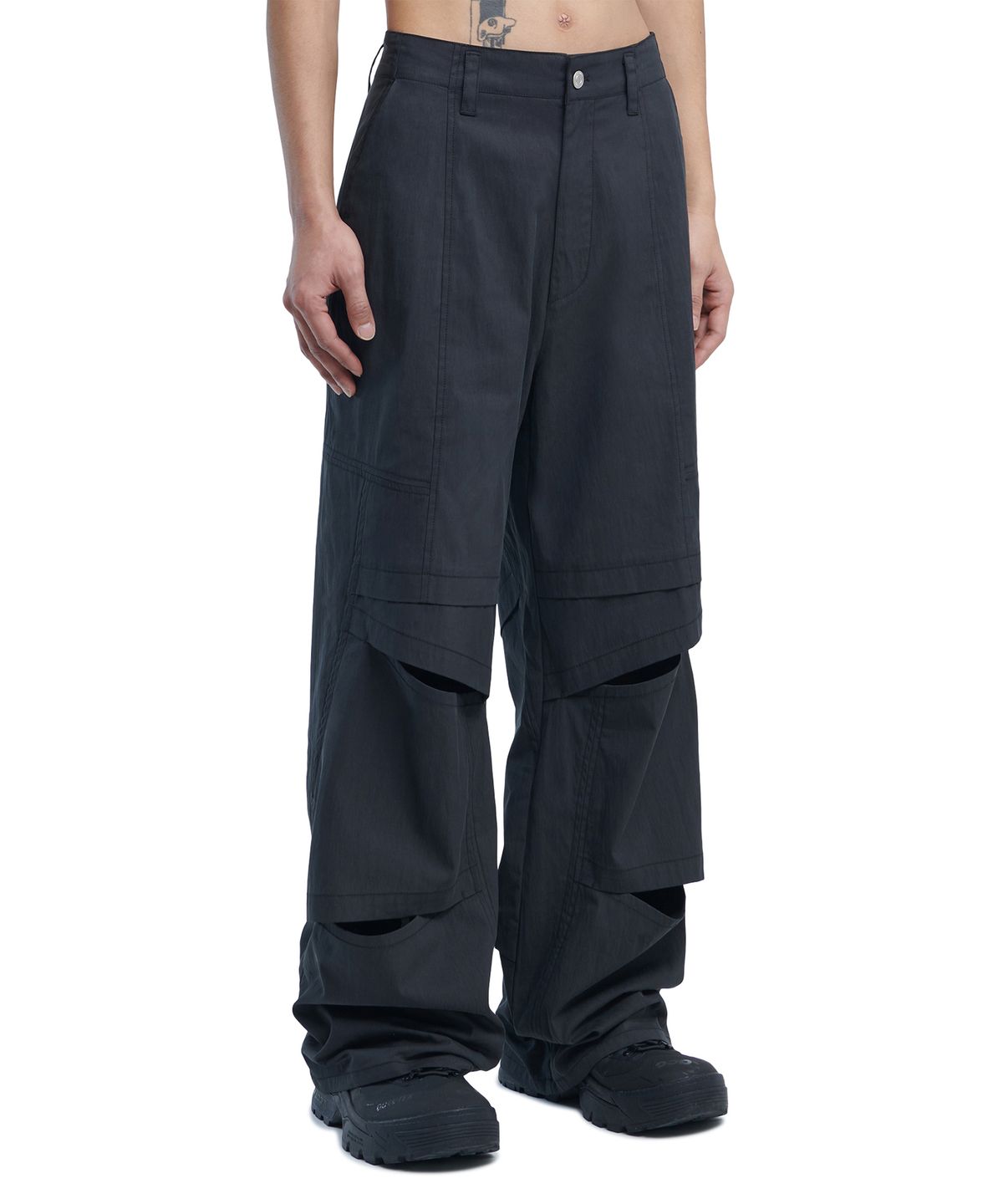 노매뉴얼(NOMANUAL) VENTILATION FIELD PANTS - CHARCOAL
