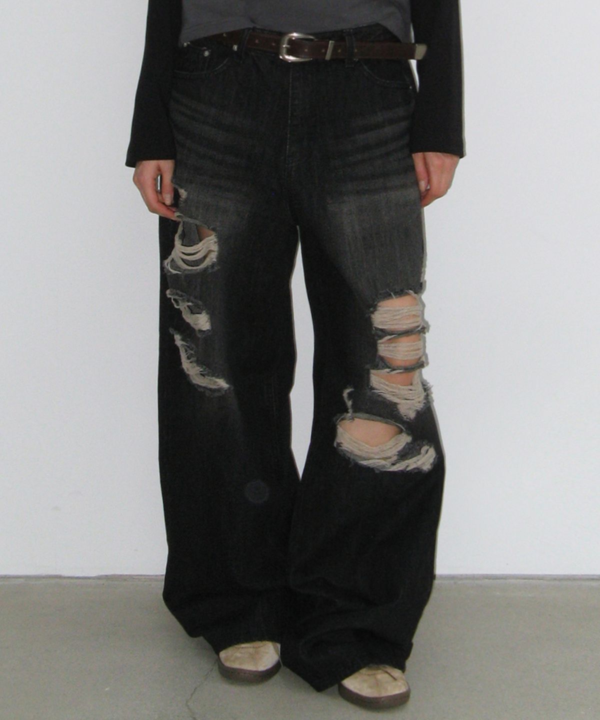 락케이크(ROCKCAKE) Faye Damage Jeans - Black