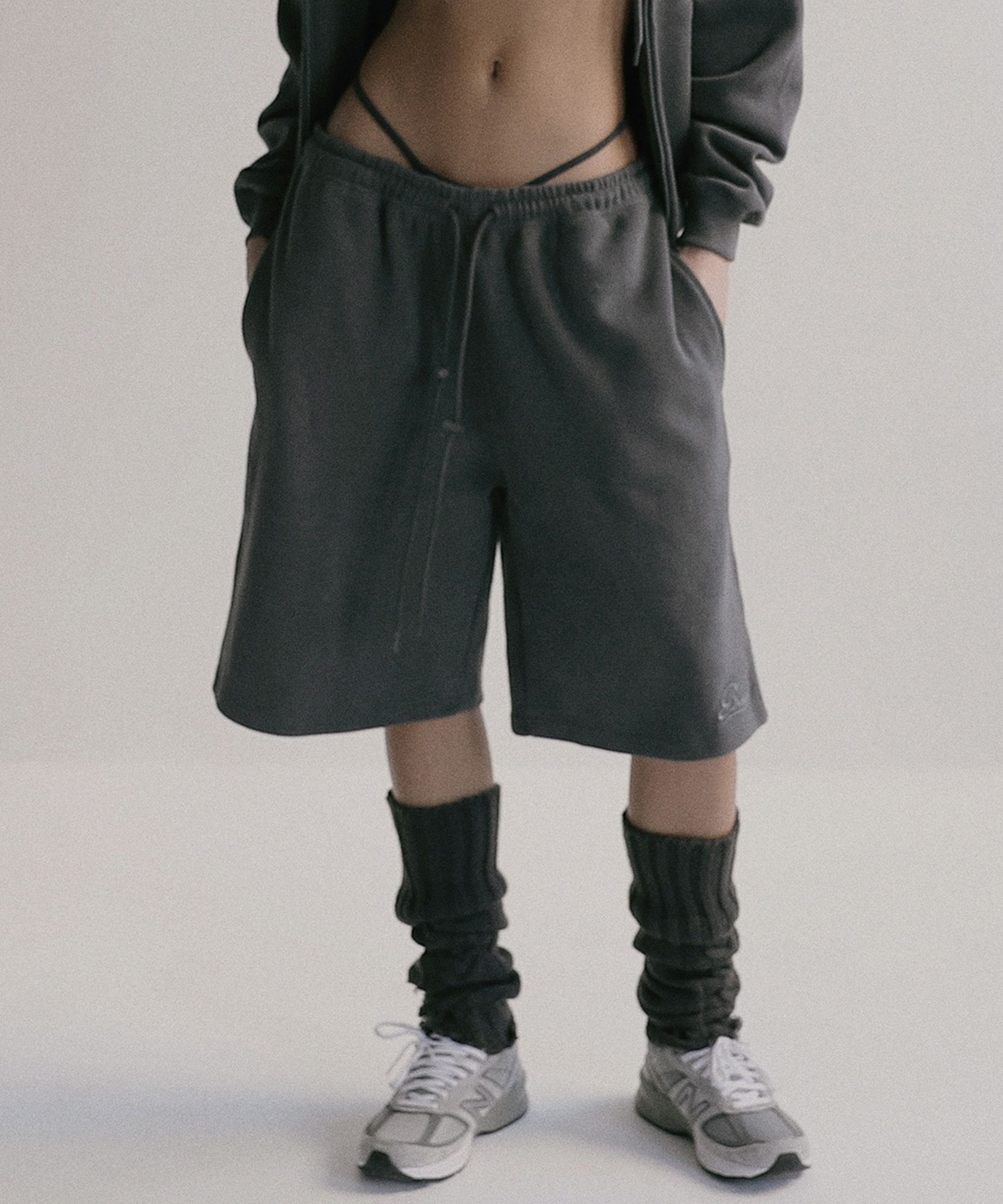 ★韓国人気★BADBLOOD★Beyond Soft Bermuda Pants MUSINSA公式 | BADBLOOD Beyond Soft Bermuda Pants – Charcoal