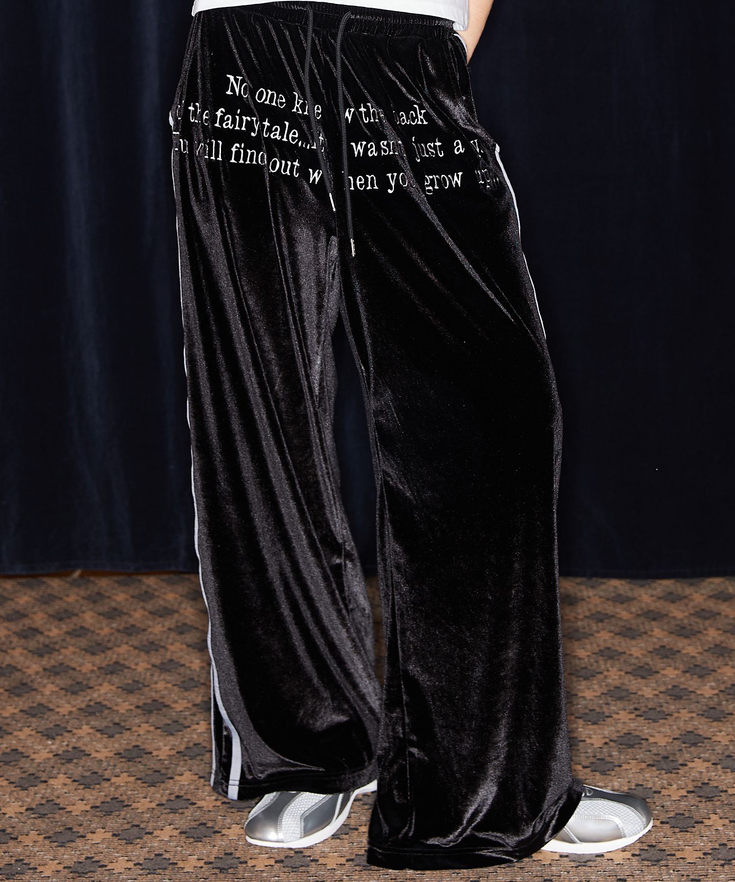 ★LUVISTRUE★NM LETTERING PANTS(BLACK)★正規品/韓国直送料込 MUSINSA公式 | LUV IS TRUE NM LETTERING PANTS(BLACK)