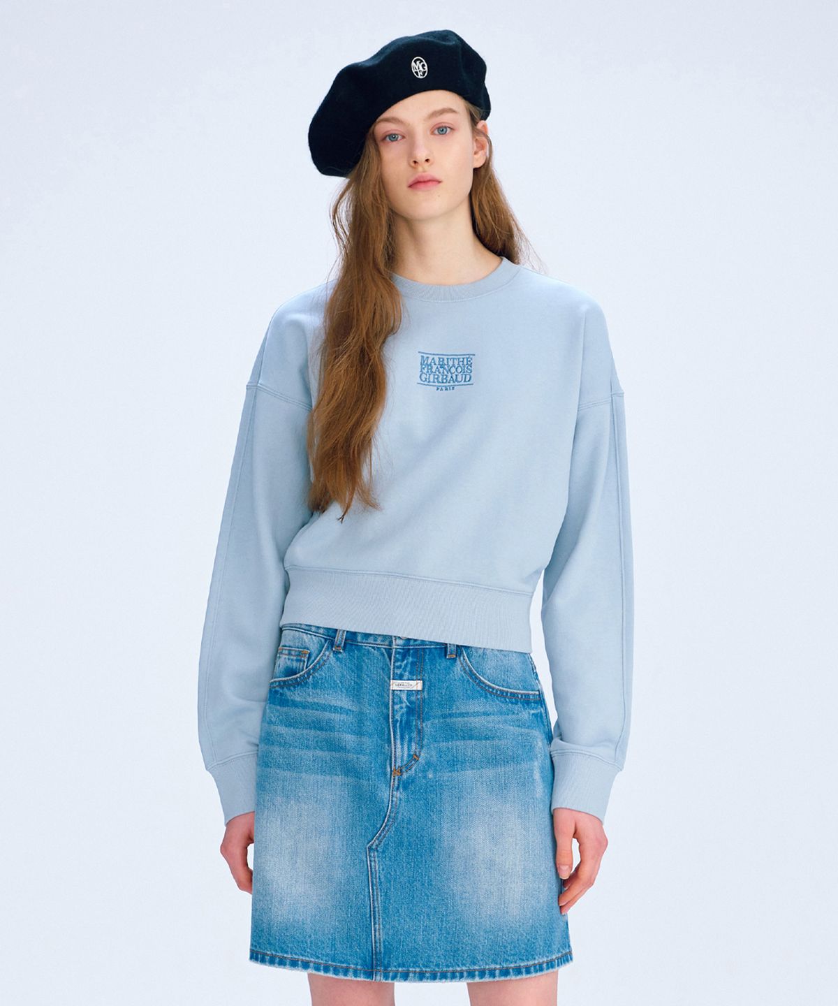 마리떼 프랑소와 저버(MARITHÉ + FRANҪOIS GIRBAUD) NEW CLASSIC LOGO SWEATSHIRT light blue