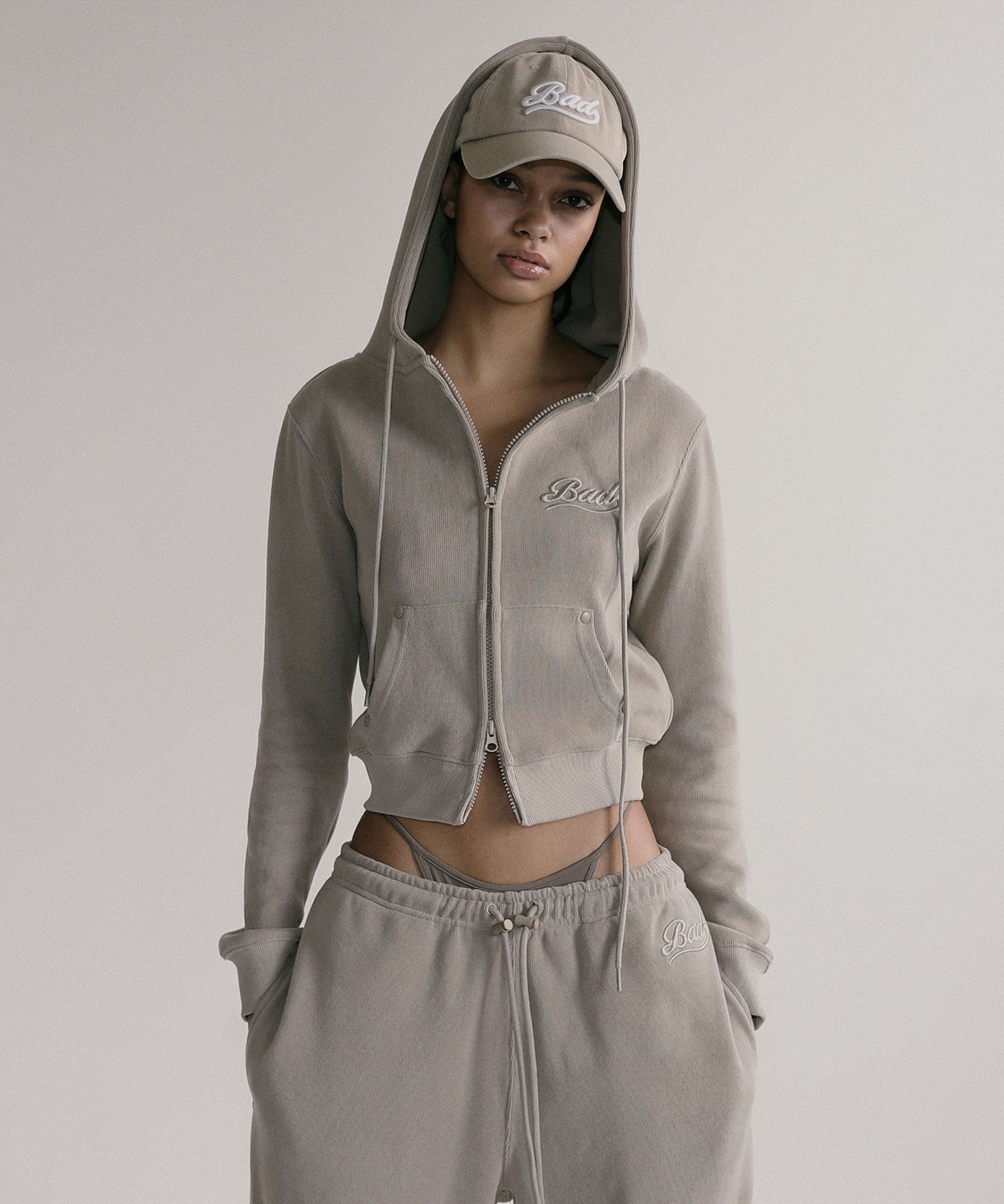 驚きの値段 Beyond BADBLOOD | MUSINSA Soft Tobacco - Zip-Up Hooded トップス