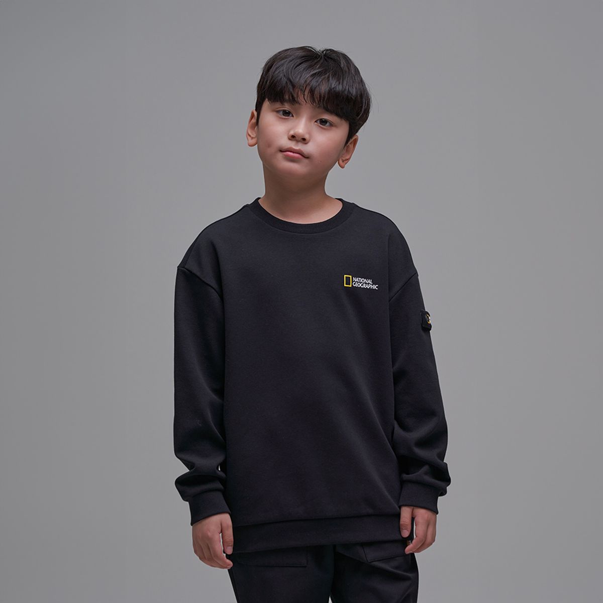 내셔널지오그래픽 키즈(NATIONAL GEOGRAPHIC KIDS) K241USW920 시즌 그래픽 맨투맨-2 CARBONBLACK