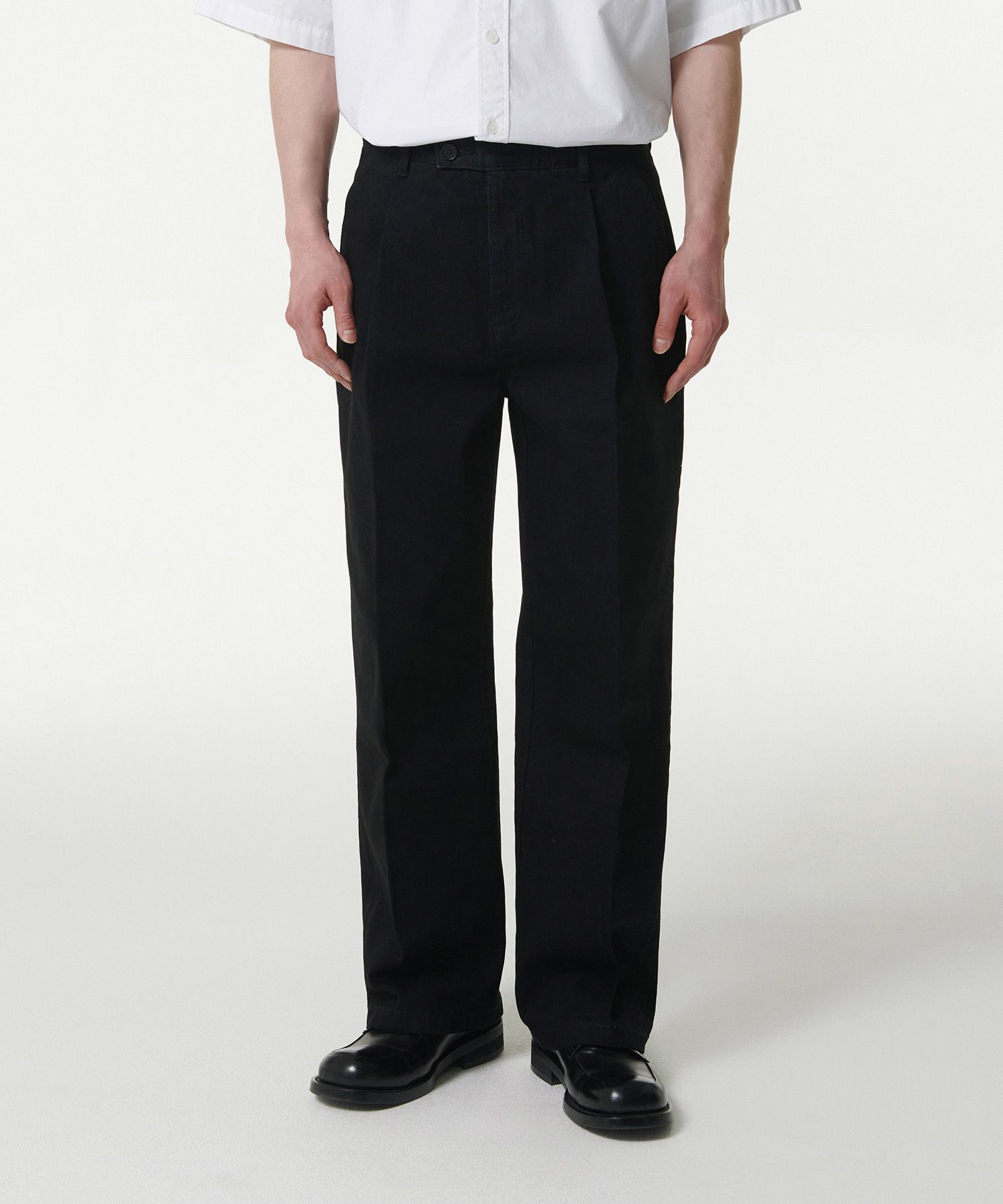 ★MUSINSA STANDARD★ One Tuck Wide Denim Slacks Low Black MM MUSINSA | MUSINSA STANDARD One Tuck Wide Denim Slacks [Low